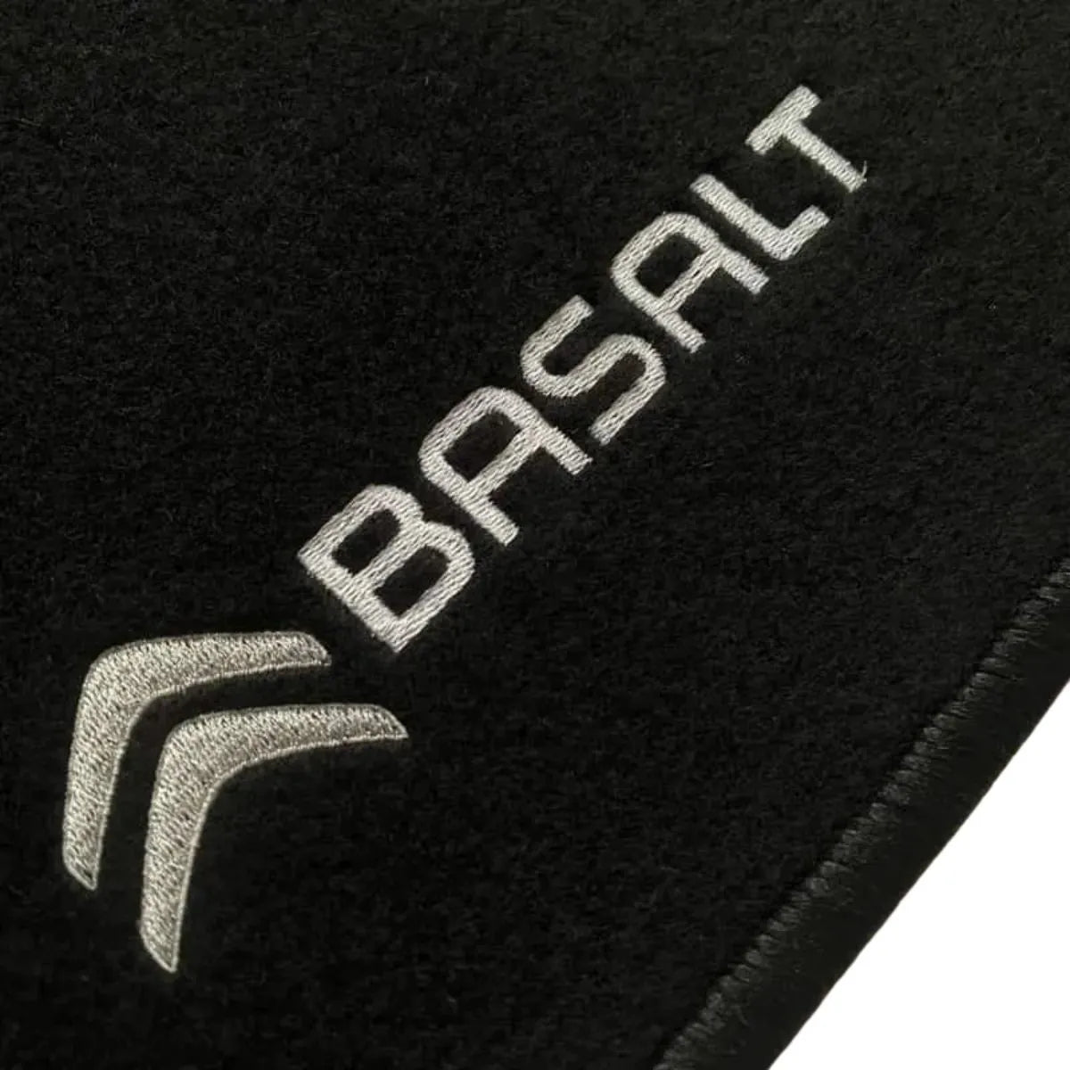 TAPETE CARPETE BASSALT 2025 PRETO 4 PEÇAS