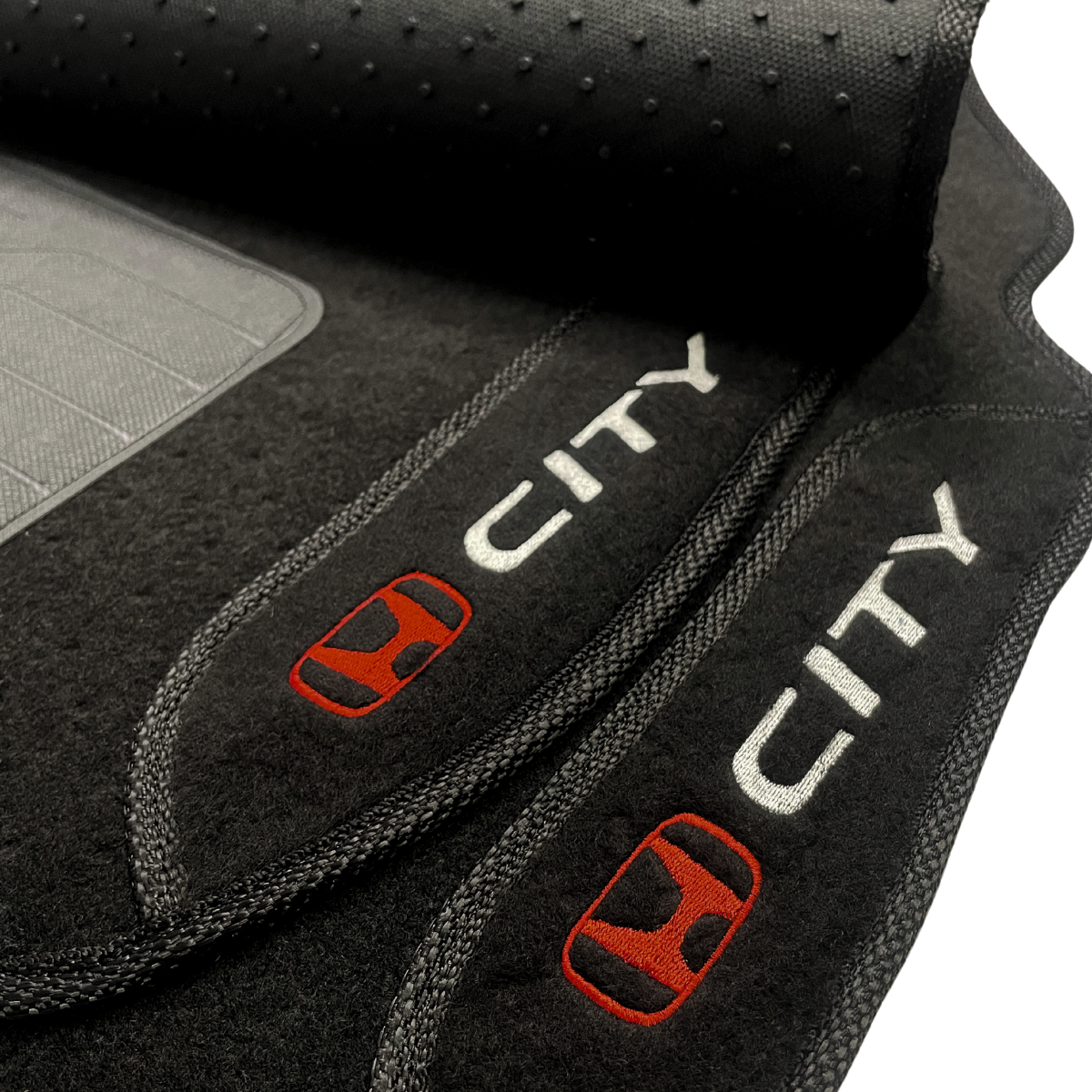 TAPETE CARPETE CITY 2015 A 2021 PRETO 5 PEÇAS