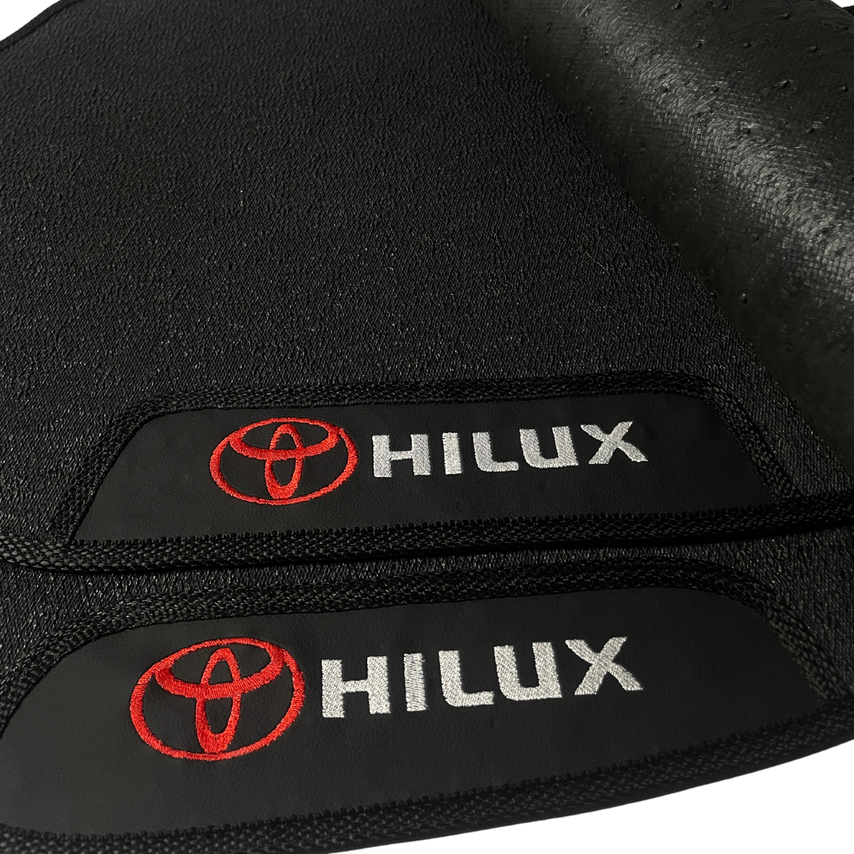 TAPETE BORRACHA PREMIUM HILUX 2016 A 2024 4 PEÇAS